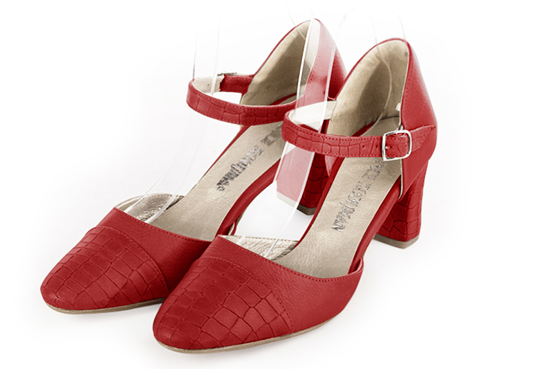 Scarlet red women's open side shoes, with an instep strap. Round toe. Medium block heels. Front view - Florence KOOIJMAN